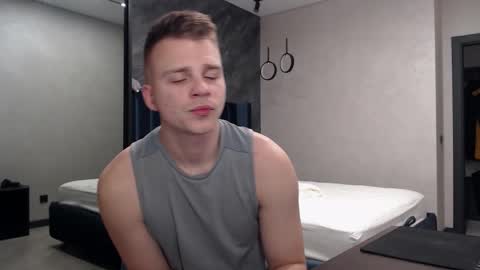 Justin online show from November 15, 4:25 pm