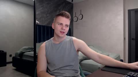 Justin online show from November 21, 6:28 pm