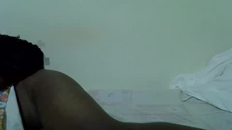 Snapshot of pretty_swirl chatting on February 13, 3:57 am Twirl online show from February 13, 3:57 am