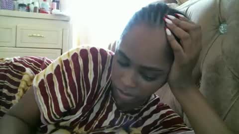 Snapshot of pretty_zii chatting on September 21, 2:29 pm zii online show from September 21, 2:29 pm