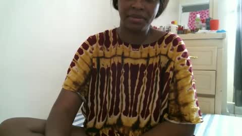 Snapshot of pretty_zii chatting on October 6, 7:28 am zii online show from October 6, 7:28 am
