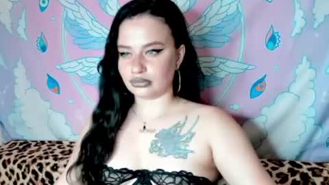Snapshot of prettyaliceee chatting on June 29, 2:18 am Alice online show from June 29, 2:18 am