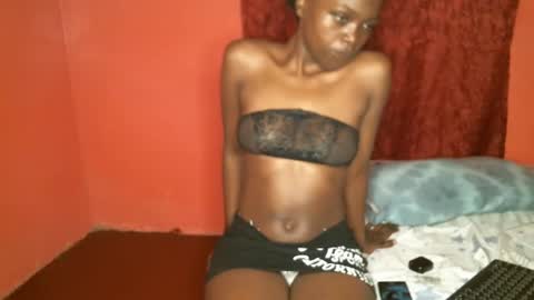 Snapshot of prettybabe02 chatting on January 26, 5:02 am SaraCattra online show from January 26, 5:02 am