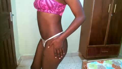 Snapshot of prettybabe02 chatting on February 23, 1:13 am SaraCattra online show from February 23, 1:13 am