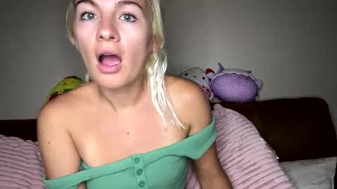 Missy  Jack online show from October 28, 2:37 am