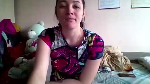Snapshot of prettybella_7 chatting on April 21, 8:31 am Bella online show from April 21, 8:31 am