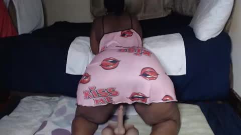 Snapshot of prettyblack25 chatting on May 15, 1:34 am Cindy online show from May 15, 1:34 am