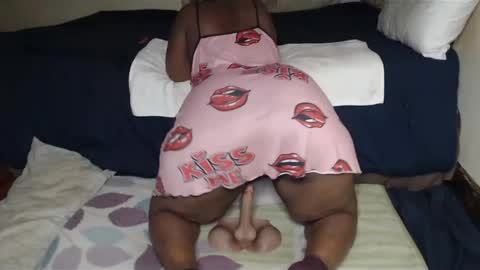 Snapshot of prettyblack25 chatting on May 18, 1:02 am Cindy online show from May 18, 1:02 am