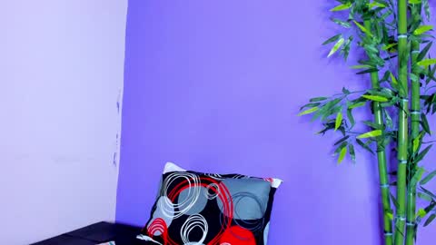 Snapshot of prettybunnies08 chatting on January 28, 1:39 am Enzo Denis online show from January 28, 1:39 am