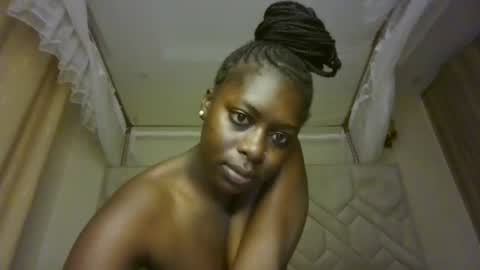 Snapshot of prettydulce chatting on July 24, 2:42 am prettydulce online show from July 24, 2:42 am