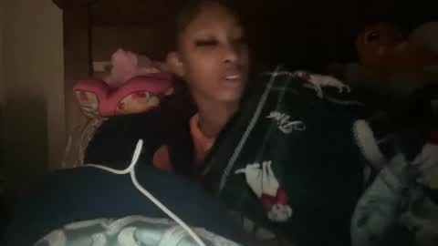 prettyfacefemale online show from February 20, 6:26 am