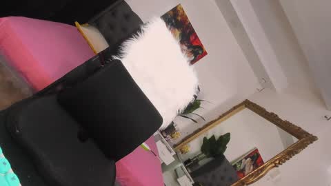 Snapshot of prettyjuliax chatting on December 26, 8:11 pm prettyjuliax online show from December 26, 8:11 pm