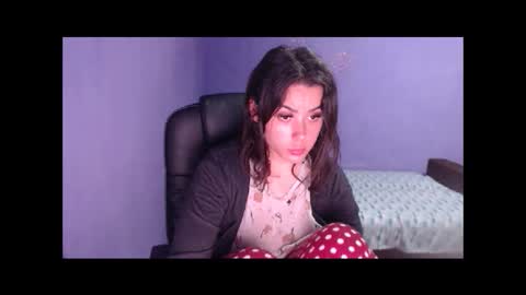 prettyjulliette online show from February 3, 7:52 pm