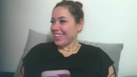 prettyjulliette online show from December 1, 2:22 pm