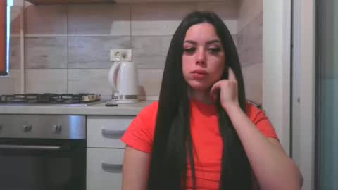 prettyjulliette online show from April 1, 1:52 pm