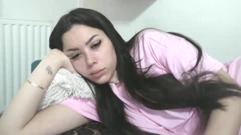 prettyjulliette online show from April 15, 2:57 pm