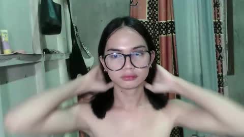 prettykhelcy online show from April 13, 1:44 am