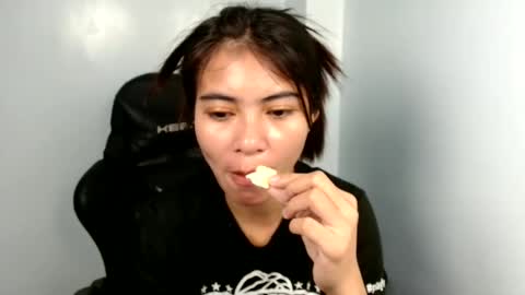 Snapshot of prettylittle_lady chatting on June 9, 12:55 am prettylittle_lady online show from June 9, 12:55 am