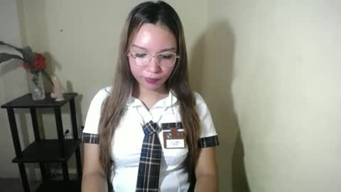 Snapshot of prettylovebarbieintownxx chatting on February 8, 1:47 pm prettylovebarbieintownxx online show from February 8, 1:47 pm