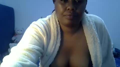 prettymel1 online show from March 23, 8:13 pm