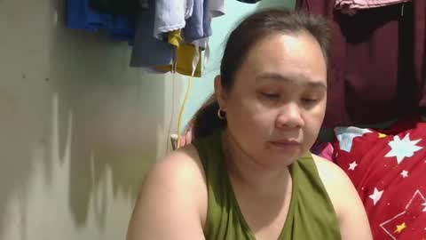 Snapshot of prettynhing chatting on December 26, 1:07 am Nhing online show from December 26, 1:07 am