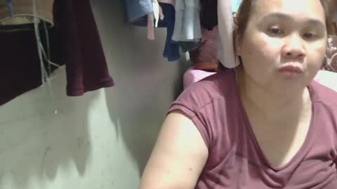 Snapshot of prettynhing chatting on February 27, 11:31 am Nhing online show from February 27, 11:31 am