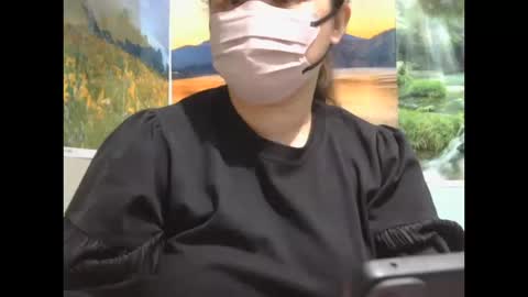 Snapshot of prettynhing chatting on October 13, 12:38 pm Nhing online show from October 13, 12:38 pm