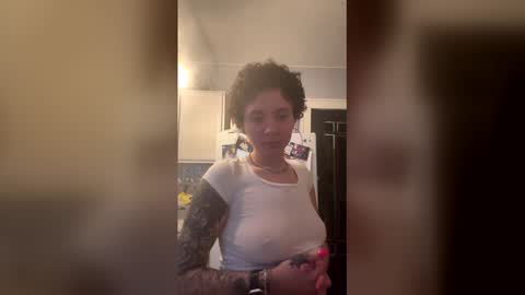 prettynnnpink online show from April 19, 7:07 am