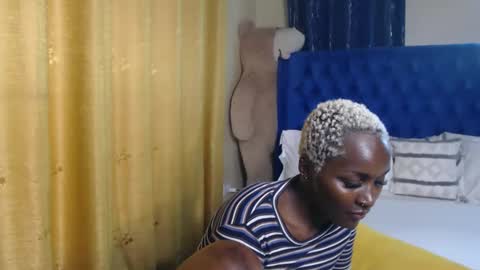Snapshot of prettyquee chatting on April 24, 12:51 pm sasha online show from April 24, 12:51 pm