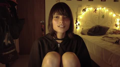 Snapshot of prettyrare chatting on August 6, 12:45 am Juli online show from August 6, 12:45 am