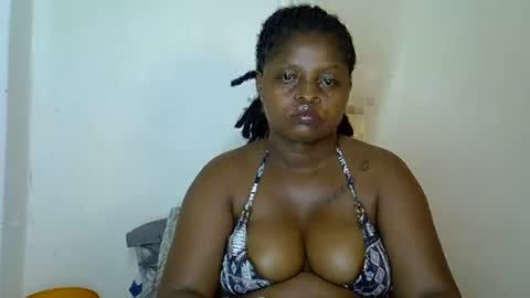 Snapshot of prettyriss chatting on June 25, 6:23 pm prettyriss online show from June 25, 6:23 pm