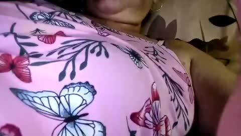 prettyrose01 online show from January 2, 11:31 am