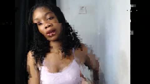 Snapshot of prettysexy6 chatting on February 9, 10:30 am prettysexy6 online show from February 9, 10:30 am