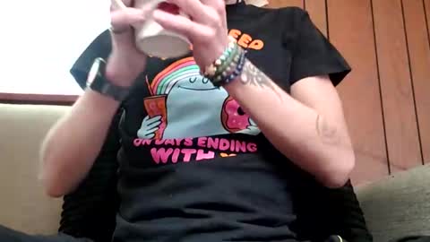 Snapshot of prettysolidd7 chatting on February 10, 7:07 pm prettysolidd7 online show from February 10, 7:07 pm