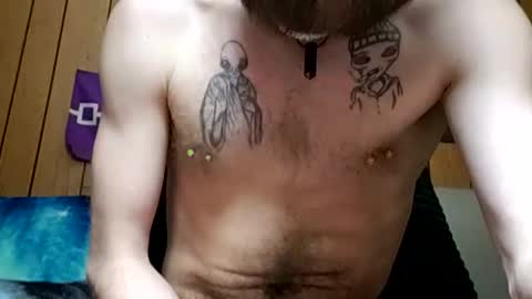 Snapshot of prettysolidd7 chatting on February 19, 3:28 am prettysolidd7 online show from February 19, 3:28 am