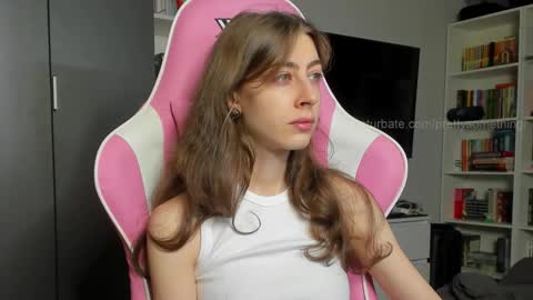 Sophie  next stream will be at Monday  i will wait you guys  online show from December 4, 8:23 am