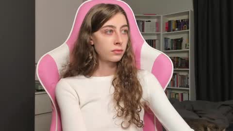 Sophie  next stream will be at Monday  i will wait you guys  online show from May 30, 3:09 pm