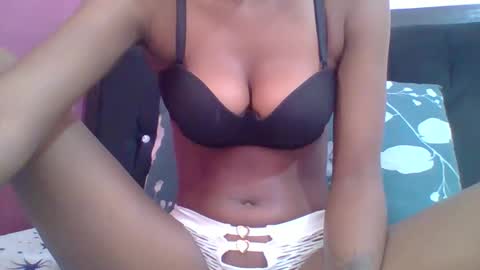 Snapshot of prettywendy21 chatting on April 16, 7:53 am prettywendy21 online show from April 16, 7:53 am