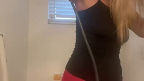 Snapshot of prettyyykittyyy22 chatting on September 11, 1:55 pm prettyyykittyyy22 online show from September 11, 1:55 pm