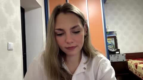 Snapshot of pricillahoinacki chatting on November 11, 6:41 pm Amelia online show from November 11, 6:41 pm