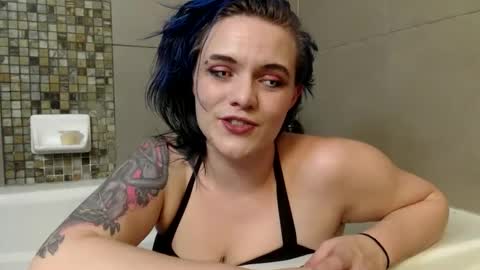 PrimalDelilah online show from December 8, 4:46 am