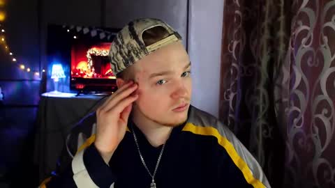 Snapshot of princ4real chatting on February 19, 9:17 am prince online show from February 19, 9:17 am