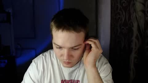 Snapshot of princ4real chatting on March 11, 2:18 pm prince online show from March 11, 2:18 pm