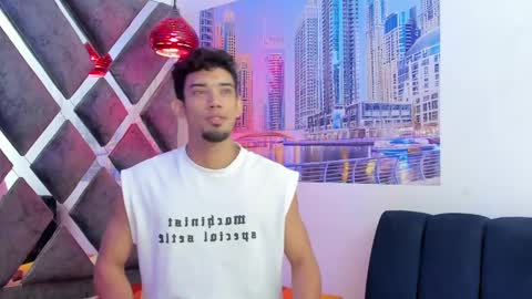 prince_arthur77 online show from November 12, 1:22 pm