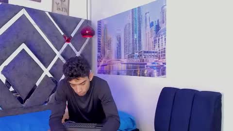 prince_arthur77 online show from February 6, 3:04 pm