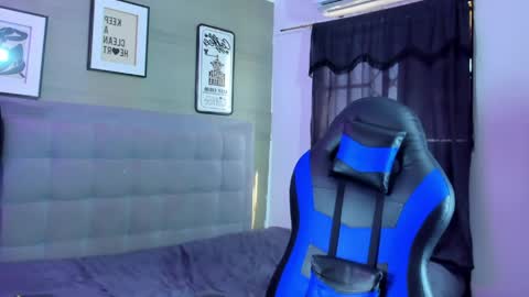 prince_arthur77 online show from April 12, 2:00 pm