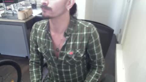 Snapshot of prince_raphael chatting on September 27, 9:36 am Riffraff online show from September 27, 9:36 am