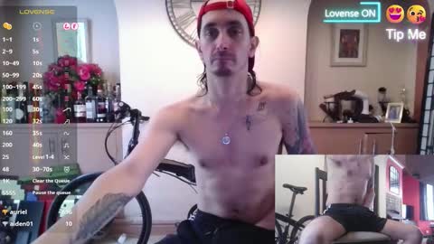 Snapshot of prince_raphael chatting on October 3, 10:56 am Riffraff online show from October 3, 10:56 am