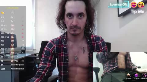 Snapshot of prince_raphael chatting on October 4, 9:29 am Riffraff online show from October 4, 9:29 am