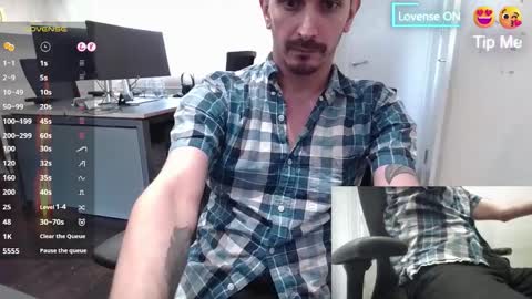 Snapshot of prince_raphael chatting on October 11, 10:36 am Riffraff online show from October 11, 10:36 am